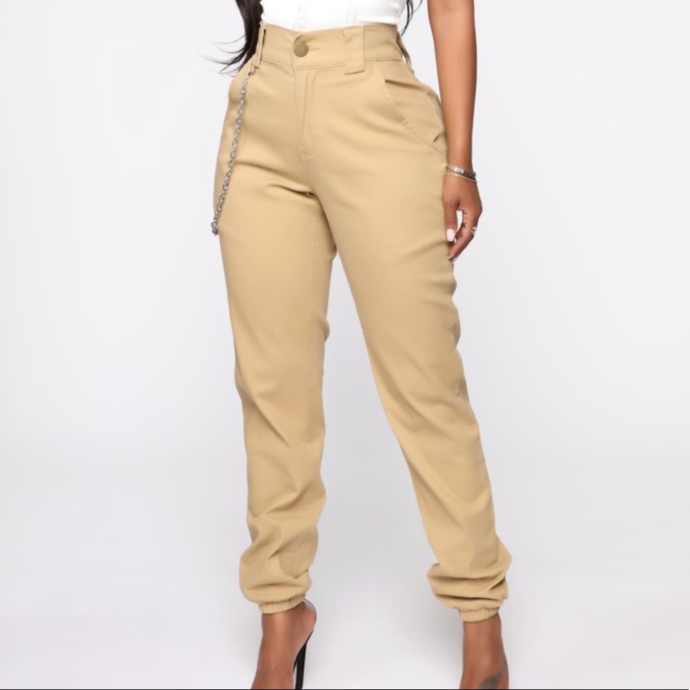 Khaki joggers with chain